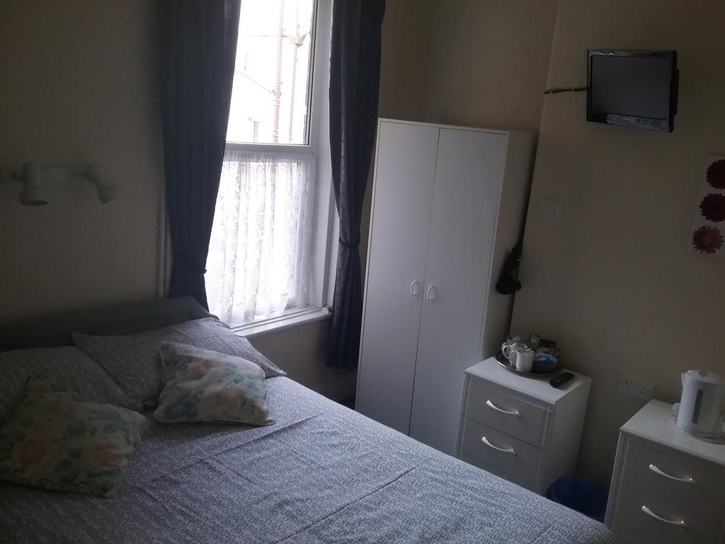 Somerville Hotel Blackpool Bagian luar foto
