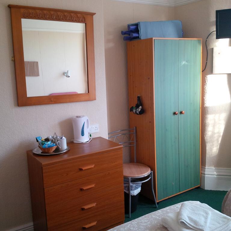 Somerville Hotel Blackpool Bagian luar foto